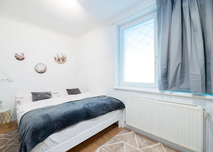 Design With Free Parking Apartment