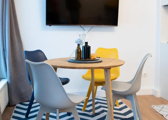 Design With Free Parking Apartment